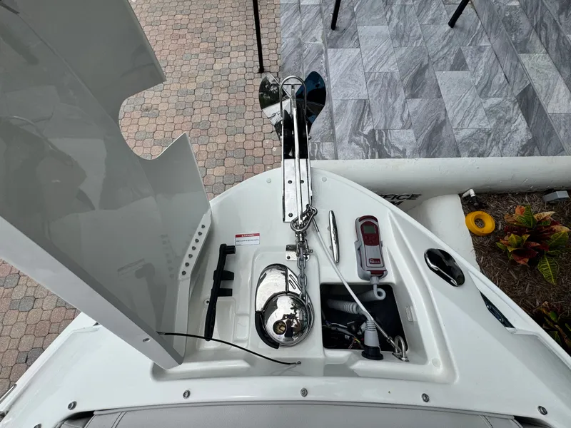 Slide: The Image of Sea Ray SLX 260 Outboard 2026 - 27