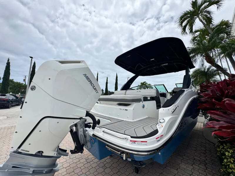 Slide: The Image of Sea Ray SLX 260 Outboard 2026 - 5