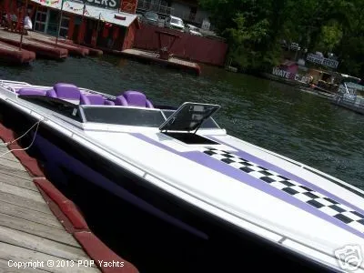 Slide: The Image of Formula 272 Thunderbird LS 1984 - 3