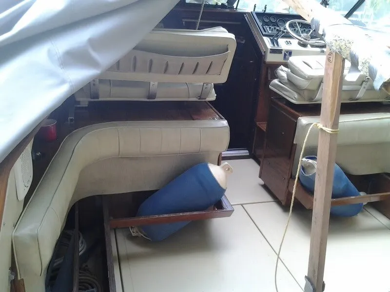 Slide: The Image of Sea Ray 30 Express 1978 - 6