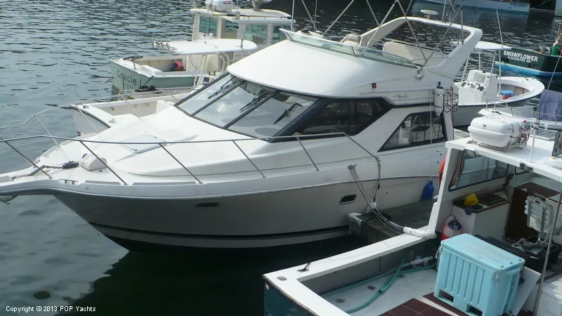 Slide: The Image of Bayliner 3258 Command Bridge 1995 - 10