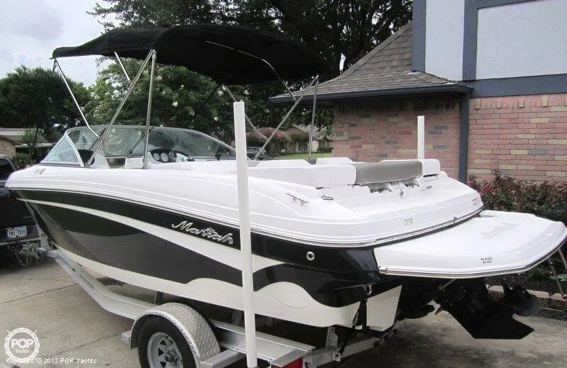 Slide: The Image of Mariah 19 R Bowrider 2011 - 4