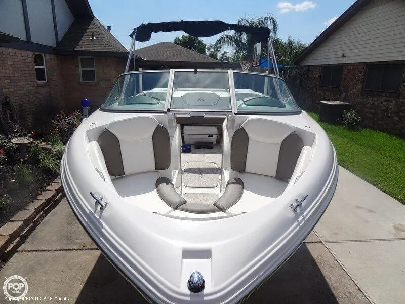 Slide: The Image of Mariah 19 R Bowrider 2011 - 5