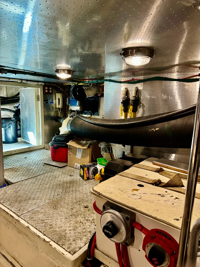 Slide: The Image of McKinna 48 Pilothouse 1997 - 60