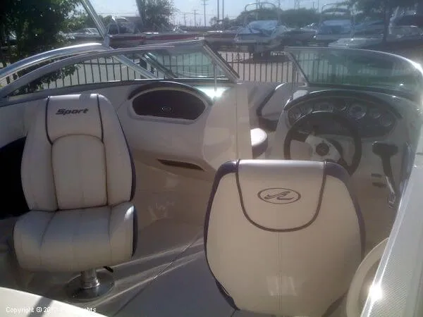 Slide: The Image of Sea Ray 195 Sport 2010 - 7