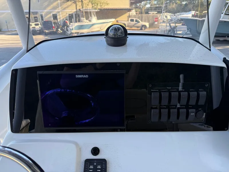 Slide: The Image of Sportsman Heritage 231 Center Console 2015 - 6