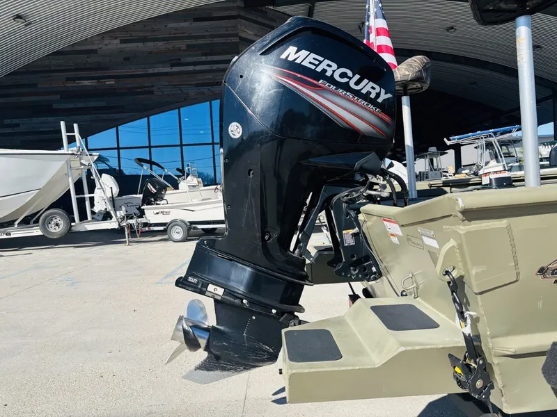 Slide: The Image of Tracker Grizzly 2072 CC Sportsman 2019 - 12