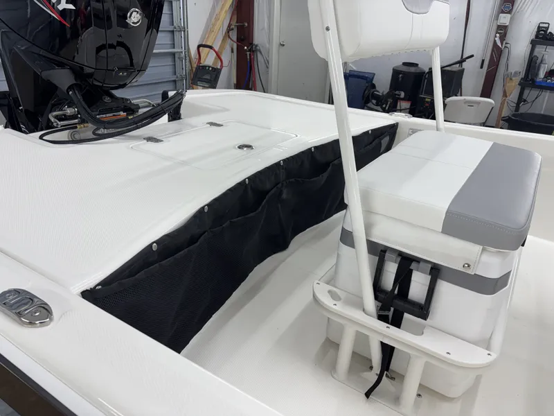 Slide: The Image of Mako Pro Skiff 17 CC 2026 - 10