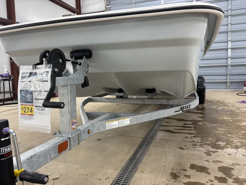 Slide: The Image of Mako Pro Skiff 17 CC 2026 - 3