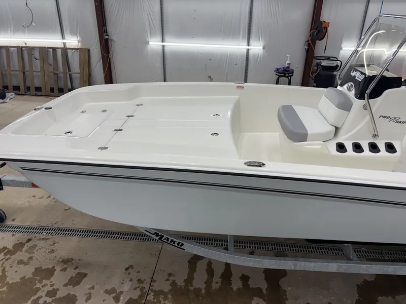 Slide: The Image of Mako Pro Skiff 17 CC 2026 - 5