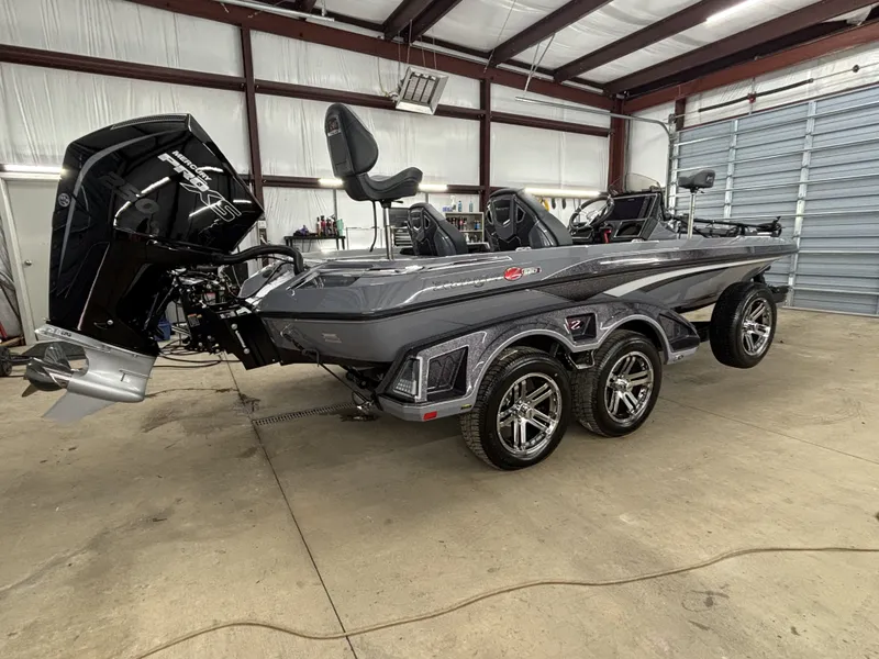 Slide: The Image of Ranger Z Comanche Z520R Cup Equipped 2026 - 12