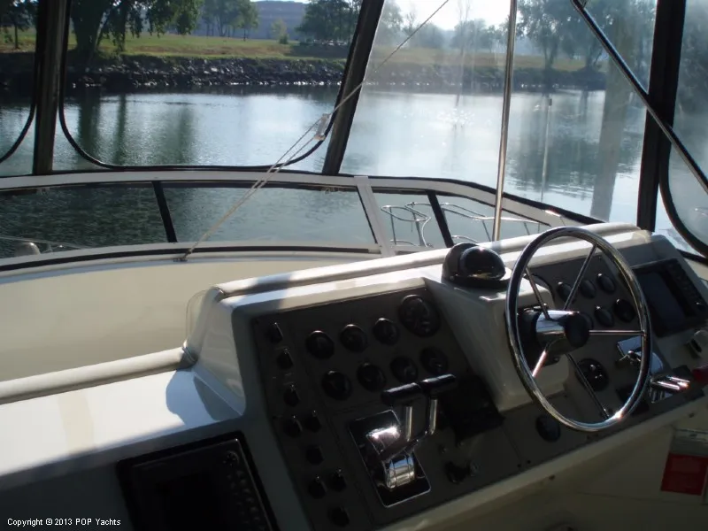 Slide: The Image of Carver Yachts 405 Aft Cabin 1998 - 11
