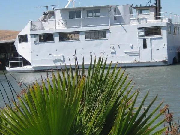 Slide: The Image of custom Catamaran 2008 - 4