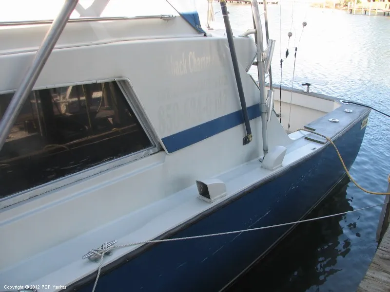 Slide: The Image of Bertram 33 Flybridge Fisherman 1980 - 10