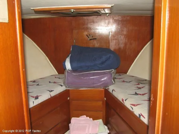 Slide: The Image of Hatteras 41 DCMY Diesel 1968 - 4