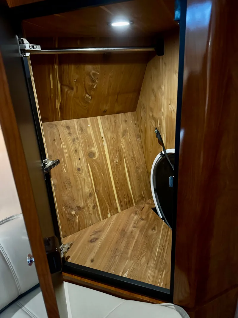 Slide: The Image of Fountain 48 Express Cruiser 2008 - 32