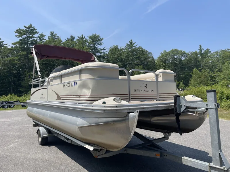 Slide: The Image of Bennington 2050LX 2004 - 10