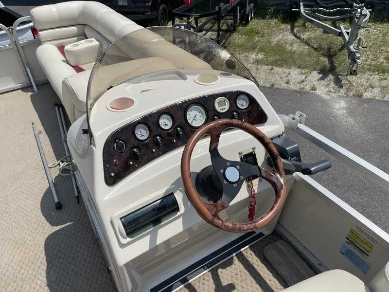 Slide: The Image of Bennington 2050LX 2004 - 13