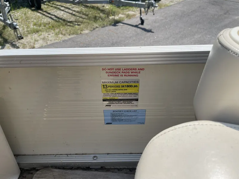 Slide: The Image of Bennington 2050LX 2004 - 15