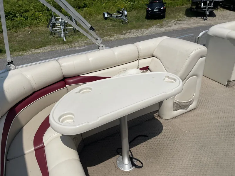 Slide: The Image of Bennington 2050LX 2004 - 17