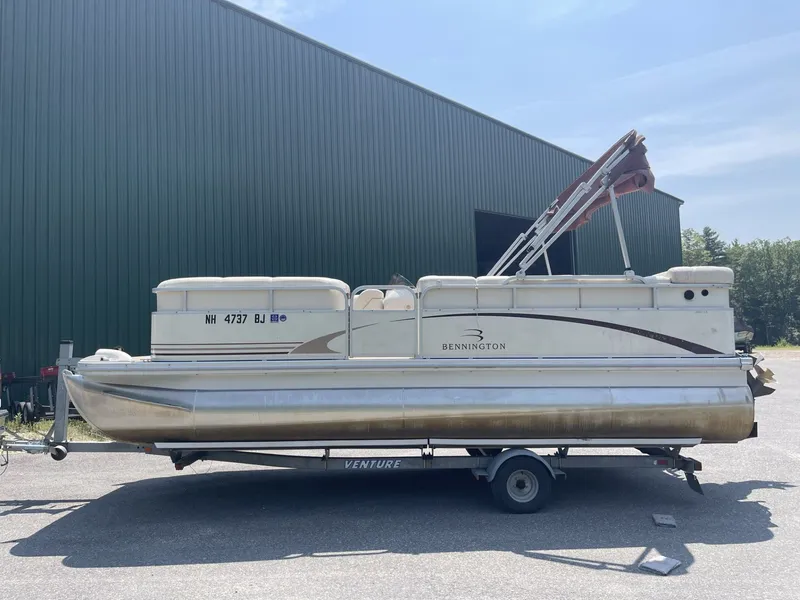 Slide: The Image of Bennington 2050LX 2004 - 3