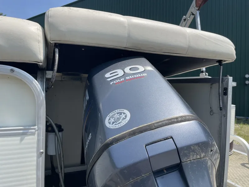 Slide: The Image of Bennington 2050LX 2004 - 6