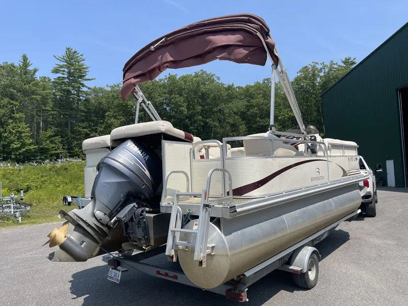 Slide: The Image of Bennington 2050LX 2004 - 7