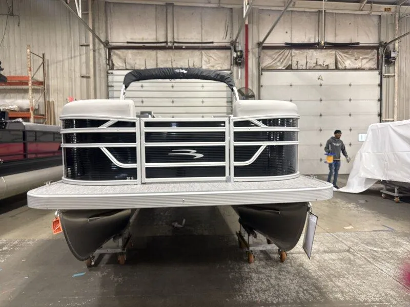 Slide: The Image of Bennington 20SL-Snap 2026 - 4