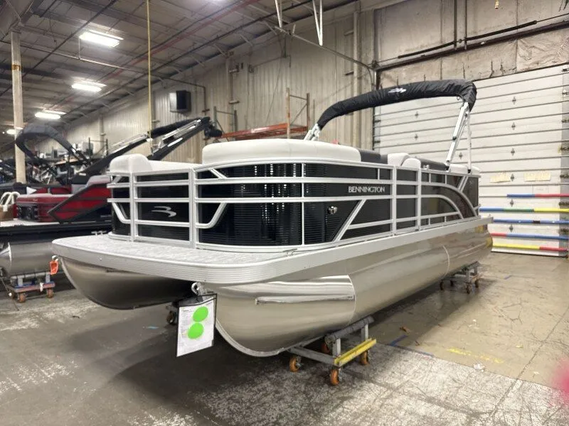 Slide: The Image of Bennington 20SL-Snap 2026 - 6