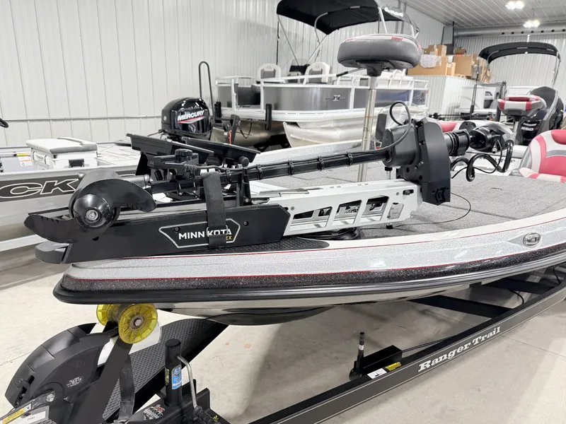 Slide: The Image of 2019 Ranger Z520L boat with Minn Kota motor in warehouse. - 23