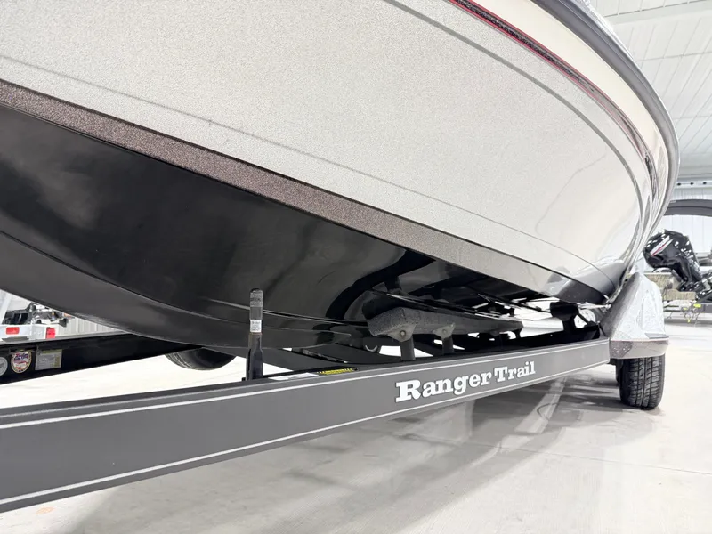 Slide: The Image of 2019 Ranger Z520L boat on Ranger Trail trailer. - 29
