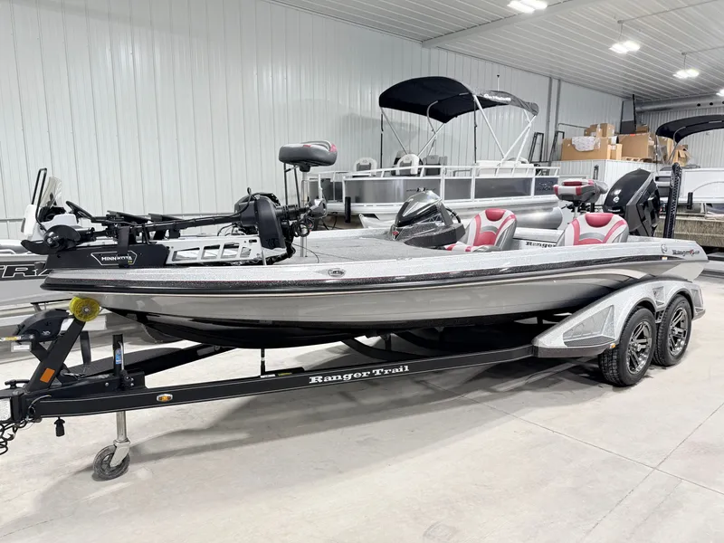 Slide: The Image of 2019 Ranger Z520L boat in a storage facility. - 32