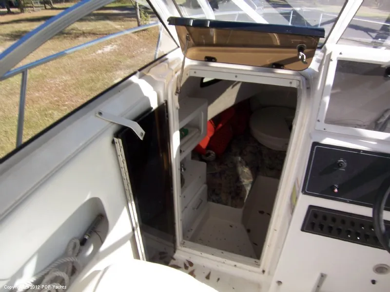 Slide: The Image of Wellcraft 240 Coastal 1998 - 10