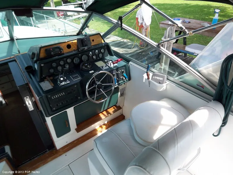 Slide: The Image of Sea Ray 34 EC Express Cruiser 1989 - 3