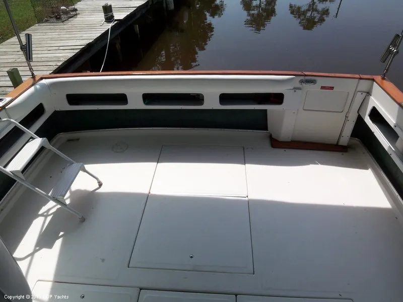 Slide: The Image of Sea Ray 34 EC Express Cruiser 1989 - 4