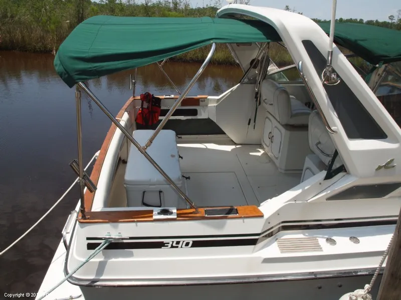 Slide: The Image of Sea Ray 34 EC Express Cruiser 1989 - 6
