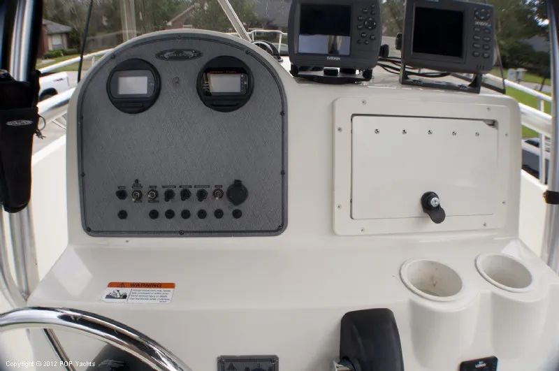 Slide: The Image of Hydra-Sports 230 Center Console 2005 - 5
