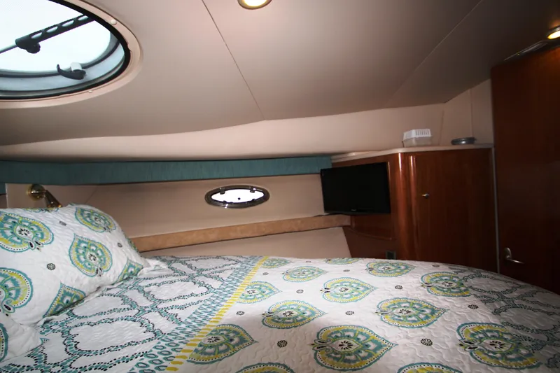 Slide: The Image of Interior of a 2003 Meridian 381 Sedan yacht cabin. - 33