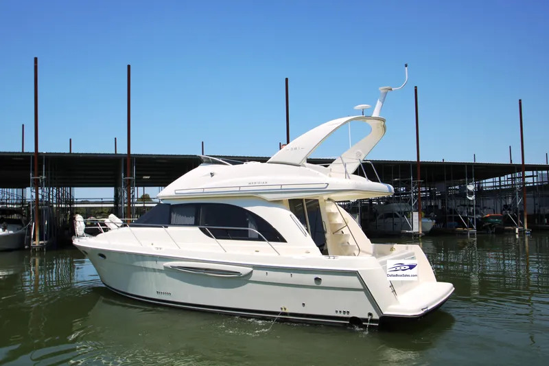 Slide: The Image of Meridian 381 Sedan 2003 - 70