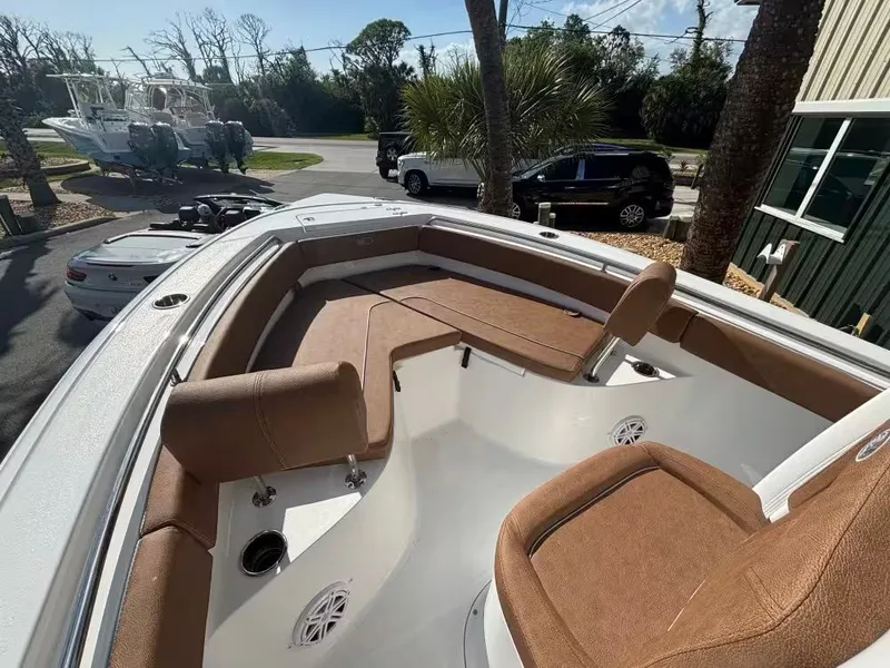 Slide: The Image of Sea Hunt Ultra 219 2026 - 10