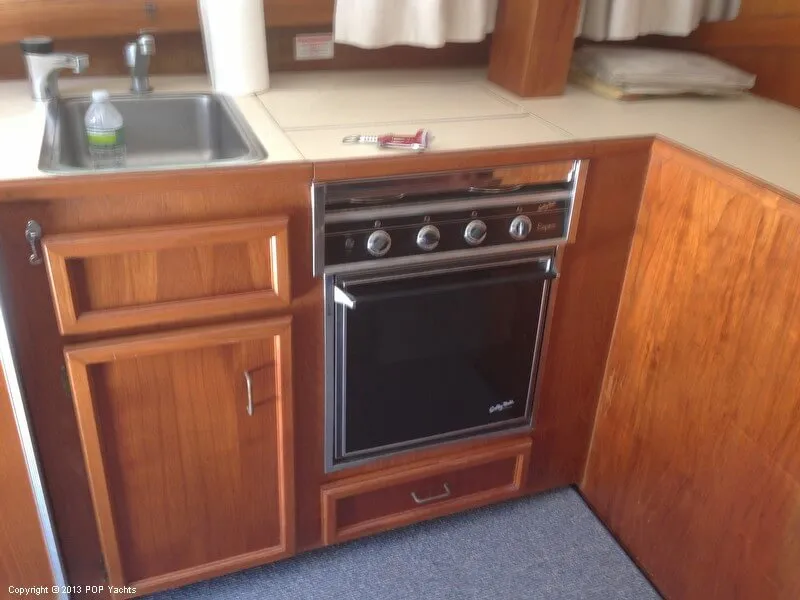 Slide: The Image of Egg Harbor 33 Sportfisher 1986 - 10