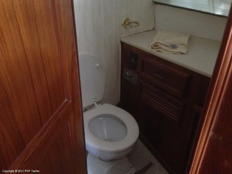 Slide: The Image of Egg Harbor 33 Sportfisher 1986 - 9