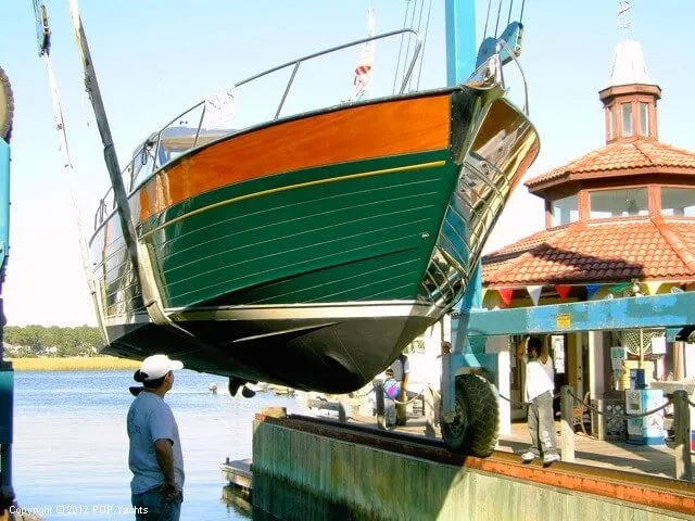Slide: The Image of Apreamare 36 Cabinato 2000 - 3