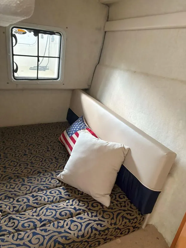 Slide: The Image of Bayliner Classic 2859 2003 - 15