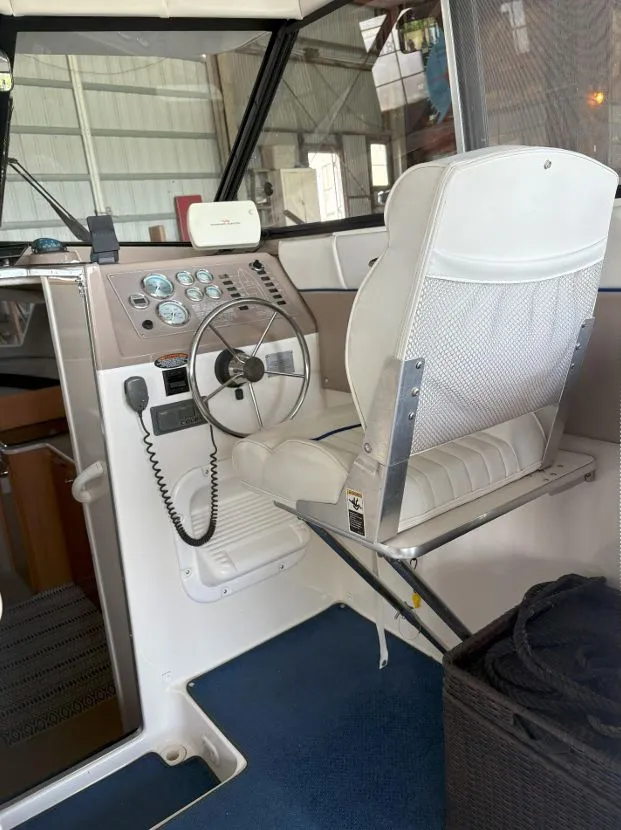 Slide: The Image of Bayliner Classic 2859 2003 - 9