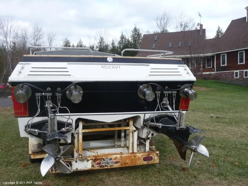 Slide: The Image of Wellcraft 30 Excalibur Cat 1986 - 5