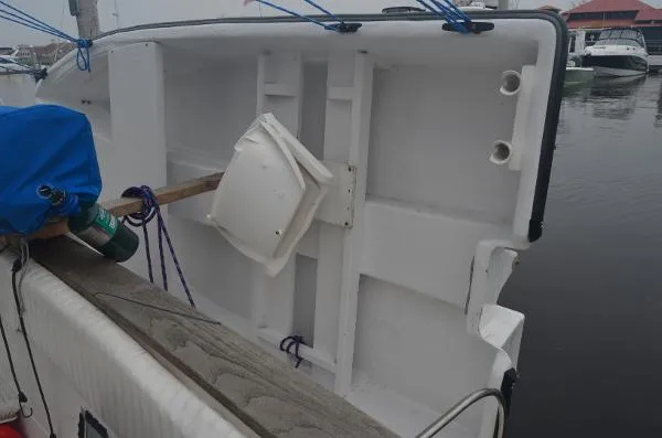 Slide: The Image of Bayliner 3888 Motoryacht Sedan 1992 - 4