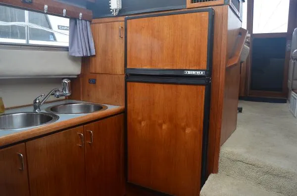 Slide: The Image of Bayliner 3888 Motoryacht Sedan 1992 - 9