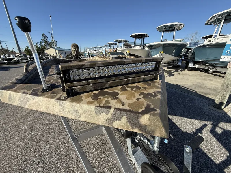 Slide: The Image of Excel 1751 Viper F4 2026 - 8