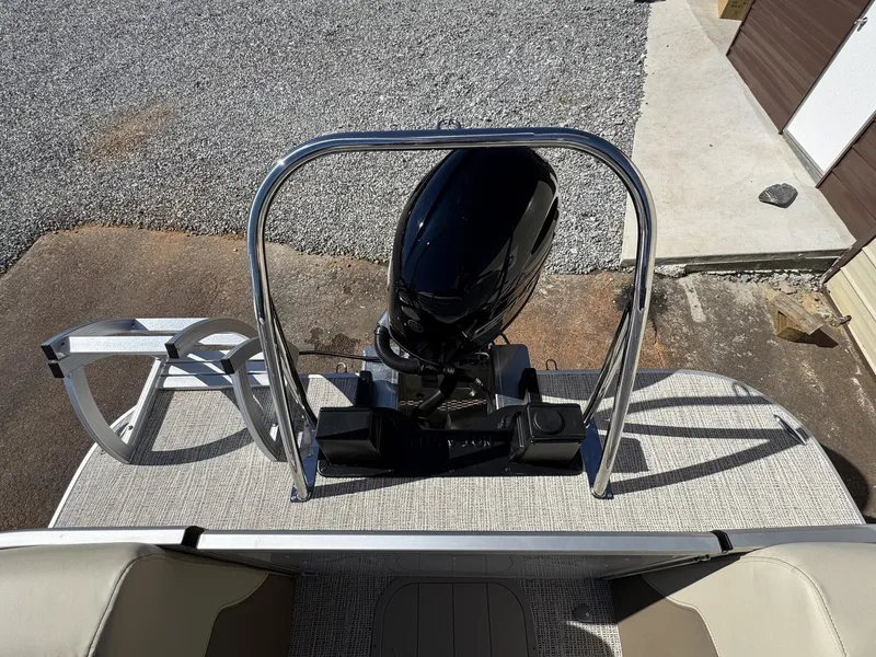 Slide: The Image of SunCatcher Select Series 22RC-YAMAHA VF115 SHO 2026 - 3